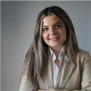 Profesora de refuerzo para todos los cursos, con especialidad en ciencias sociales.